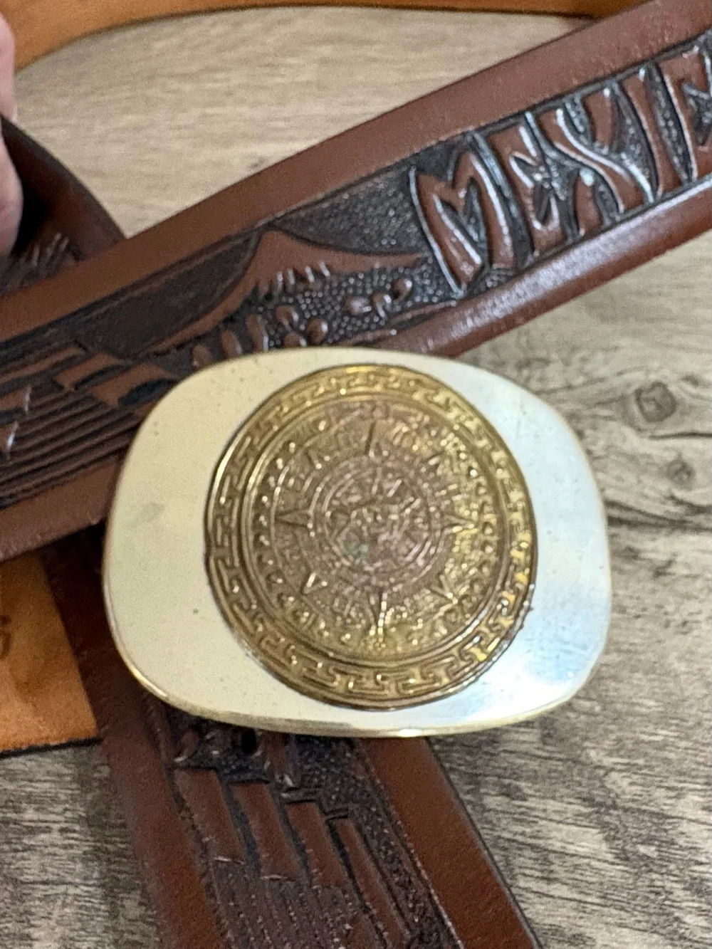 Men's VINTAGE 70s Brown Leather MEXICO Desert BRASS AZTEC Calendar BUCKLE Belt